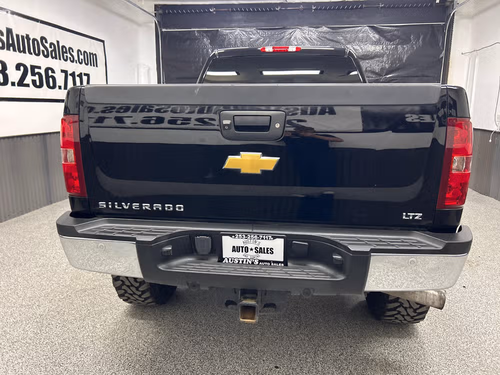 2012 Chevrolet Silverado 2500HD LTZ Crew Cab Image 3