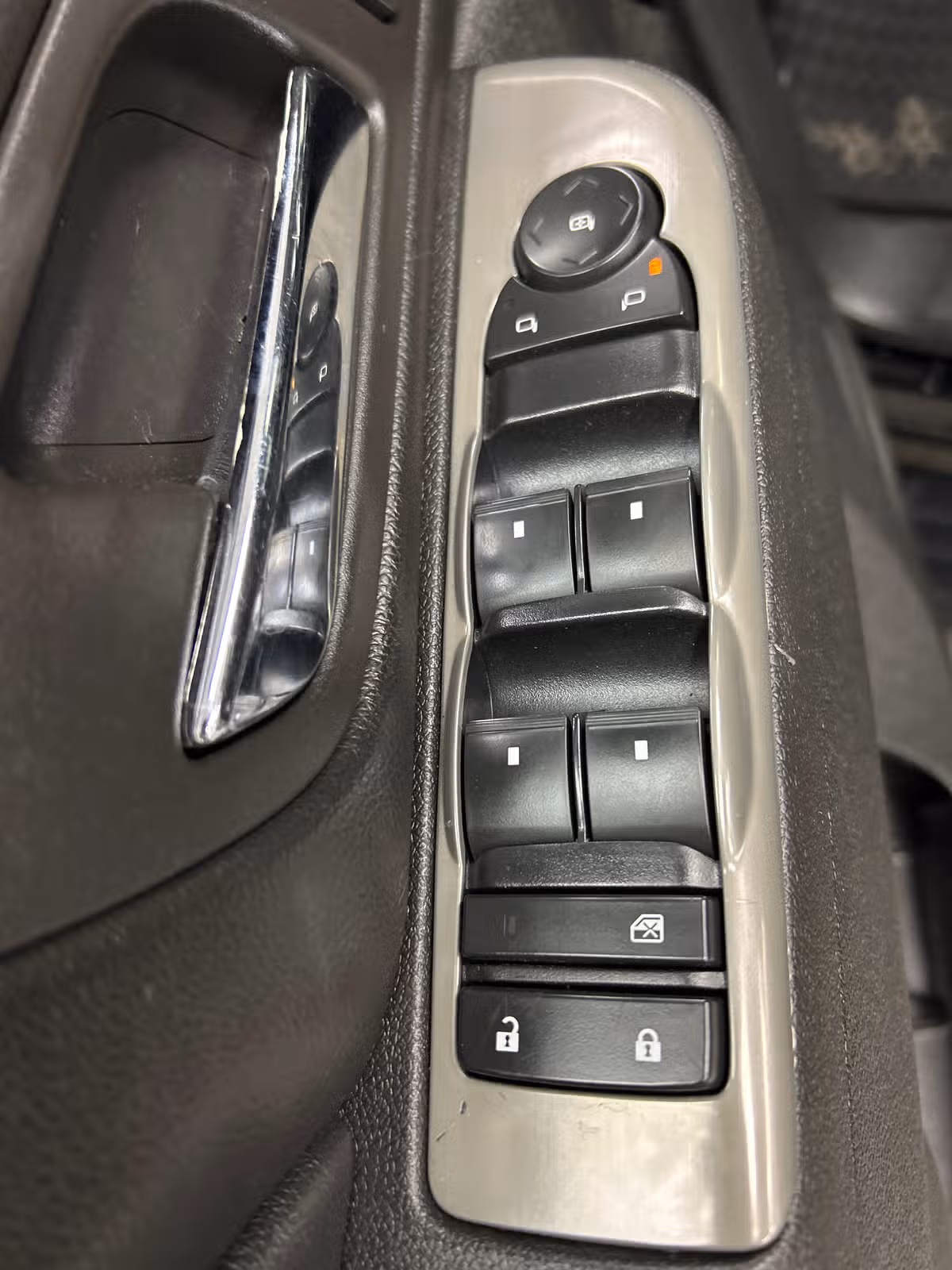 2012 Chevrolet Silverado 2500HD LTZ Crew Cab Image 9