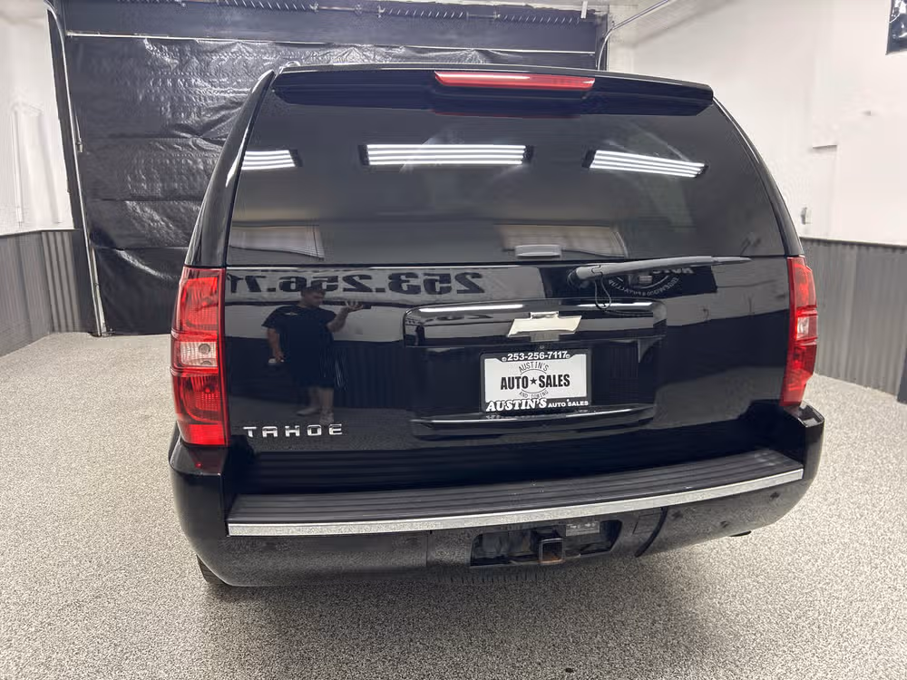 2014 Chevrolet Tahoe LTZ Lower Image 3