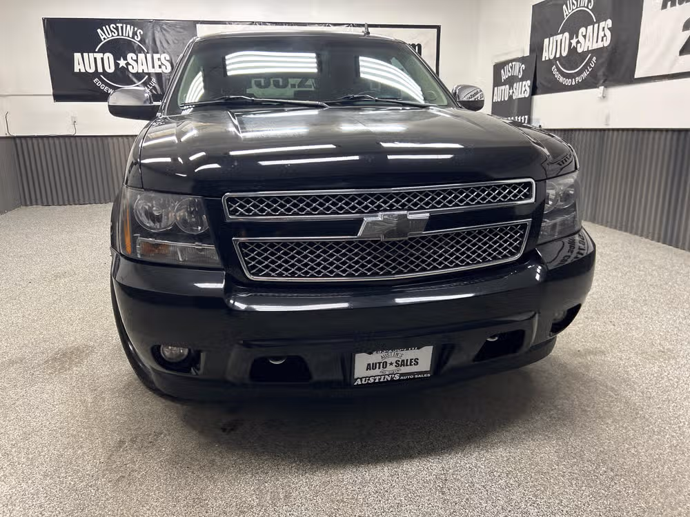 2014 Chevrolet Tahoe LTZ Image 2