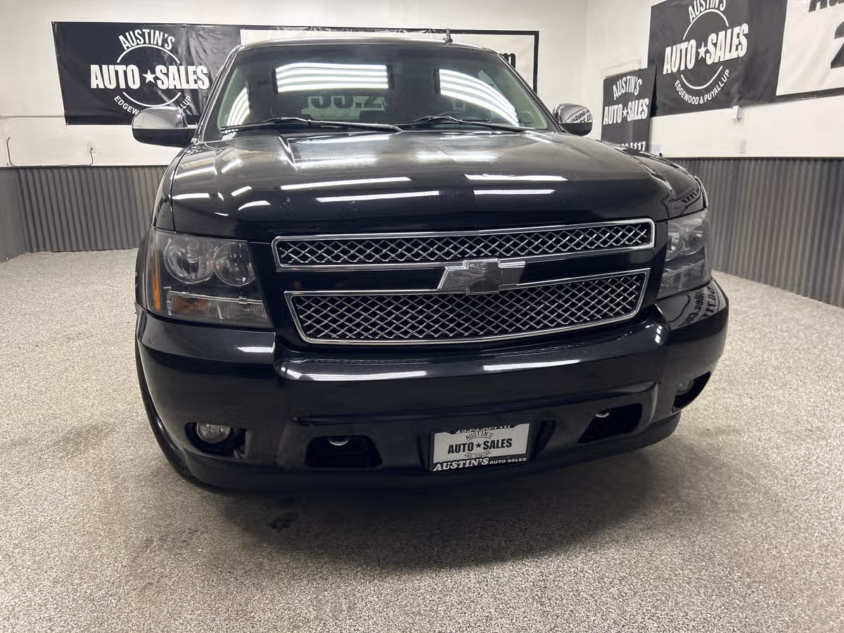 2014 Chevrolet Tahoe LTZ Image 2