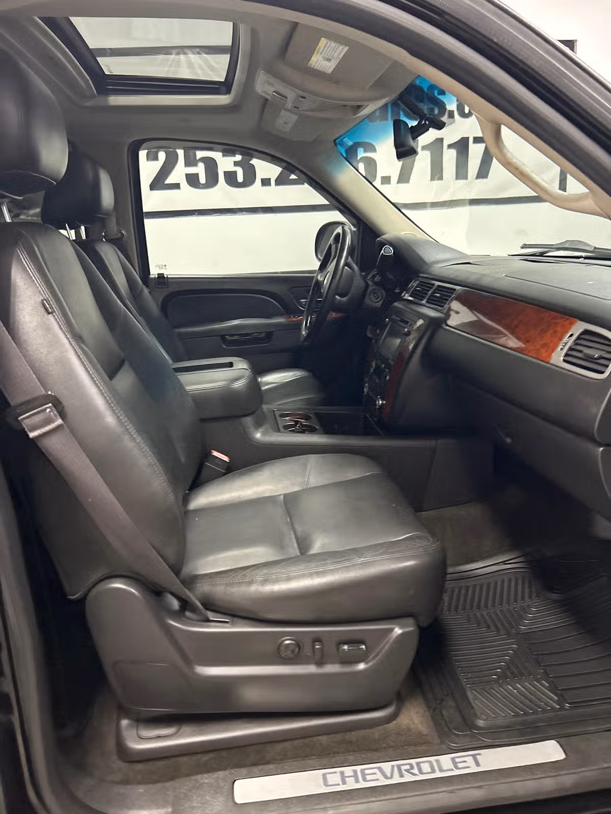 2014 Chevrolet Tahoe LTZ Image 15