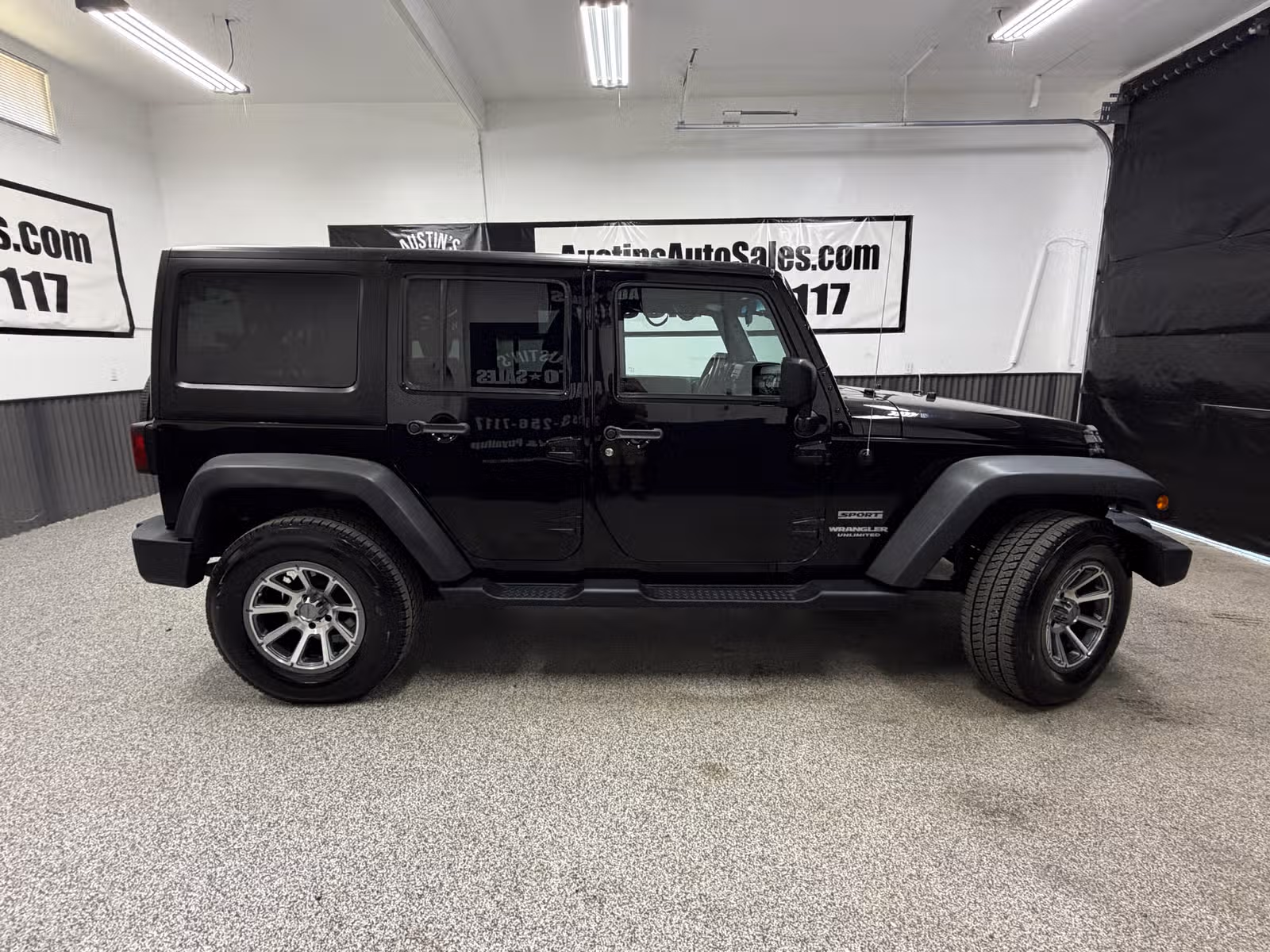 2011 Jeep Wrangler Unlimited Sport Upper Image 2