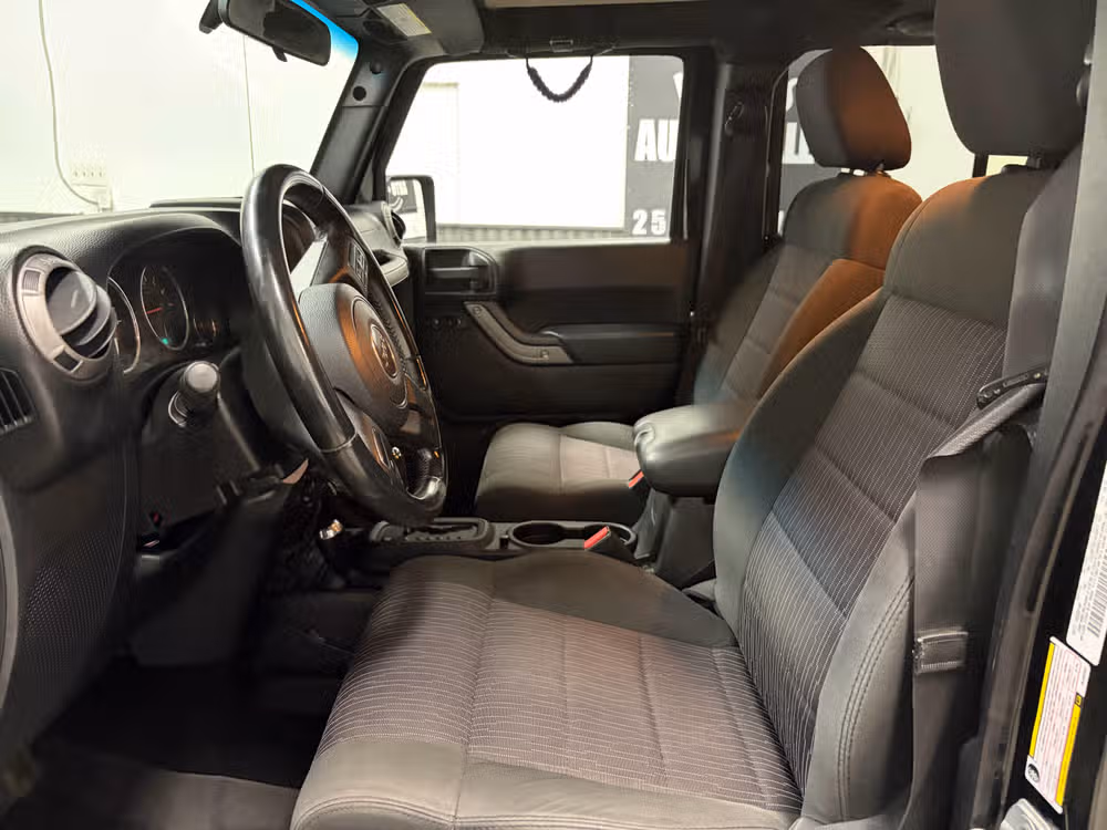 2011 Jeep Wrangler Unlimited Sport Image 15