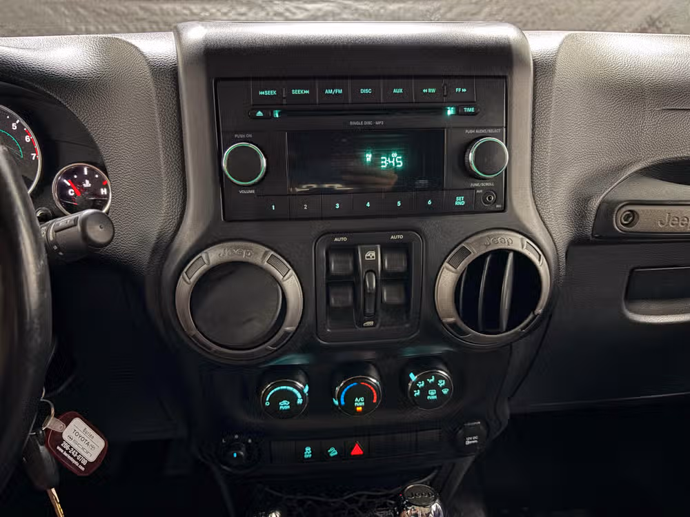2011 Jeep Wrangler Unlimited Sport Image 13