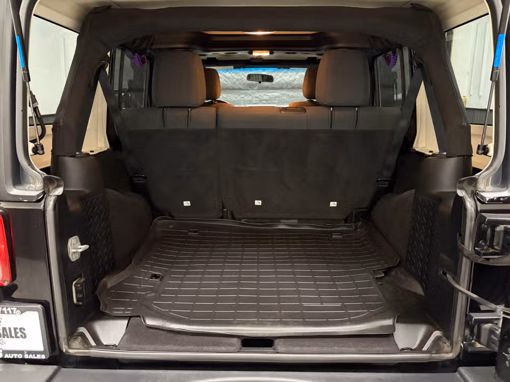 2011 Jeep Wrangler Unlimited Sport Image 17