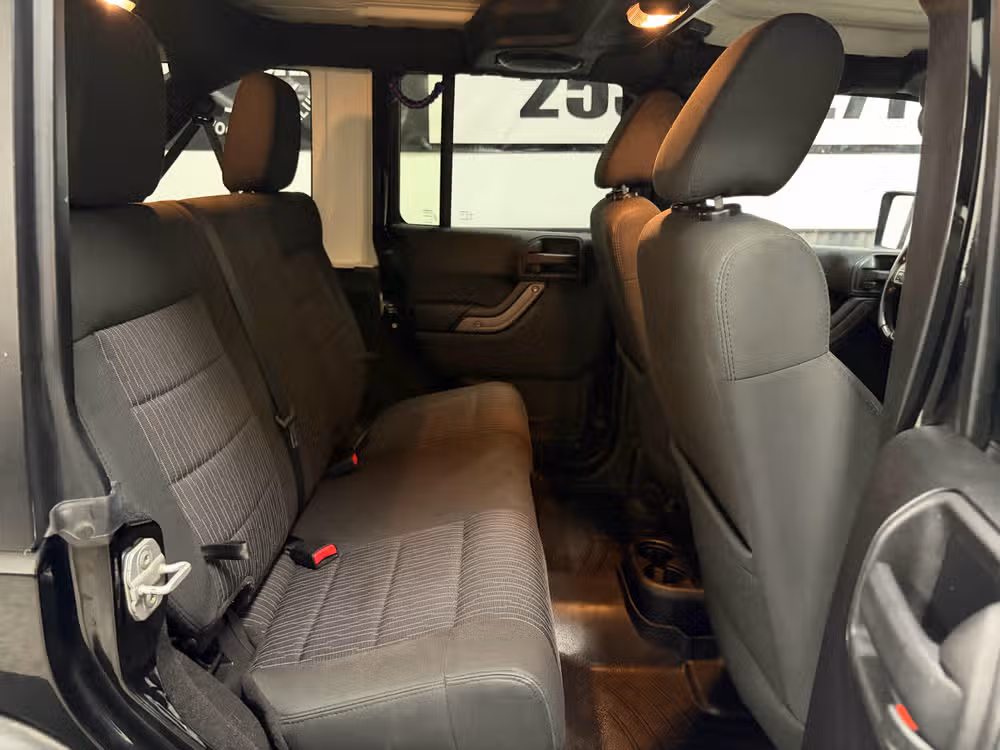 2011 Jeep Wrangler Unlimited Sport Image 18