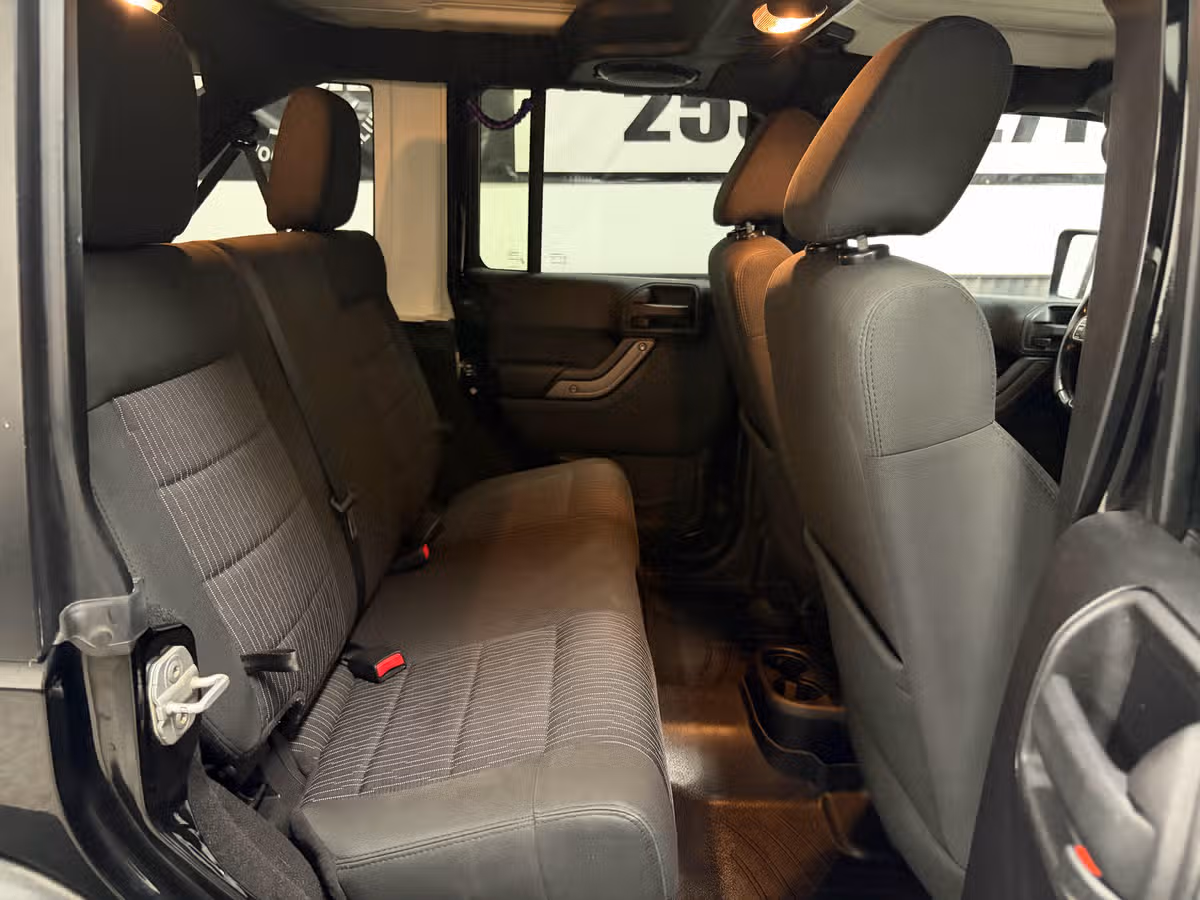 2011 Jeep Wrangler Unlimited Sport Image 18