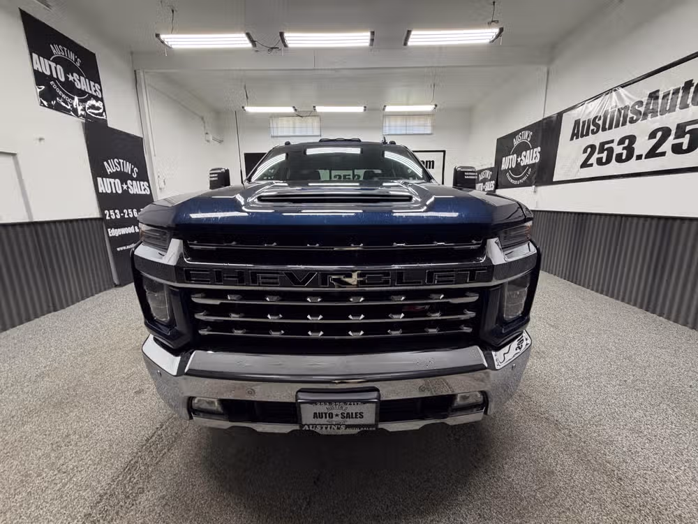 2021 Chevrolet Silverado 2500HD LTZ Crew Cab Lower Image 3