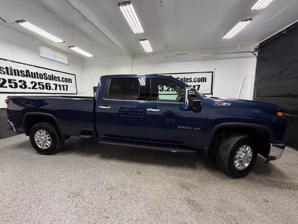 2021 Chevrolet Silverado 2500HD LTZ Crew Cab Image 2