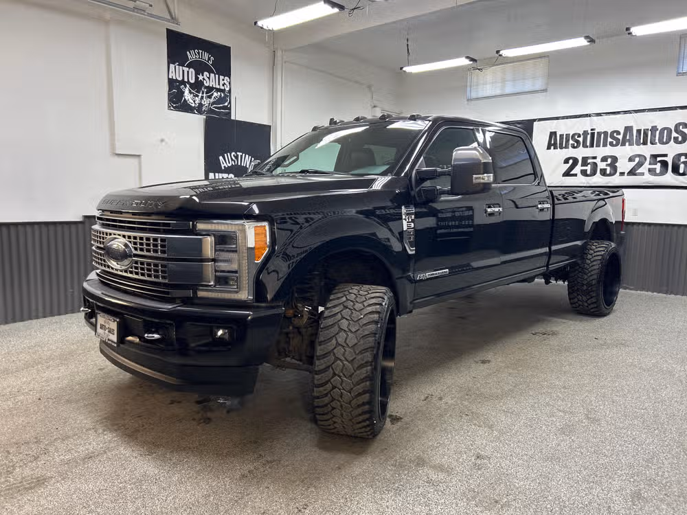 2019 Ford F-350 Super Duty Platinum Crew Cab Lower Image 1
