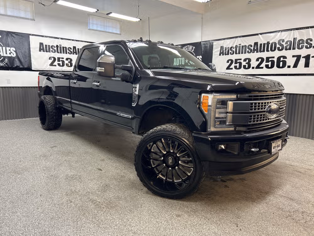 12286 - 2019 Ford F-350 Super Duty Platinum Crew Cab