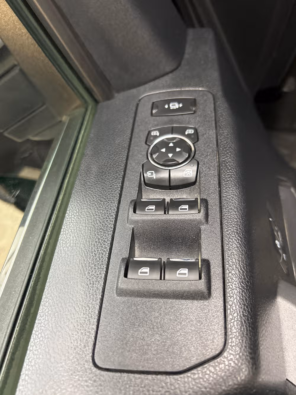 2019 Ford F-350 Super Duty Platinum Crew Cab Image 9