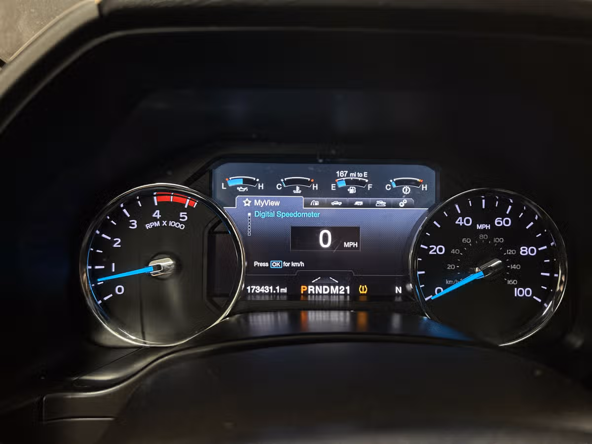 2019 Ford F-350 Super Duty Platinum Crew Cab Image 17