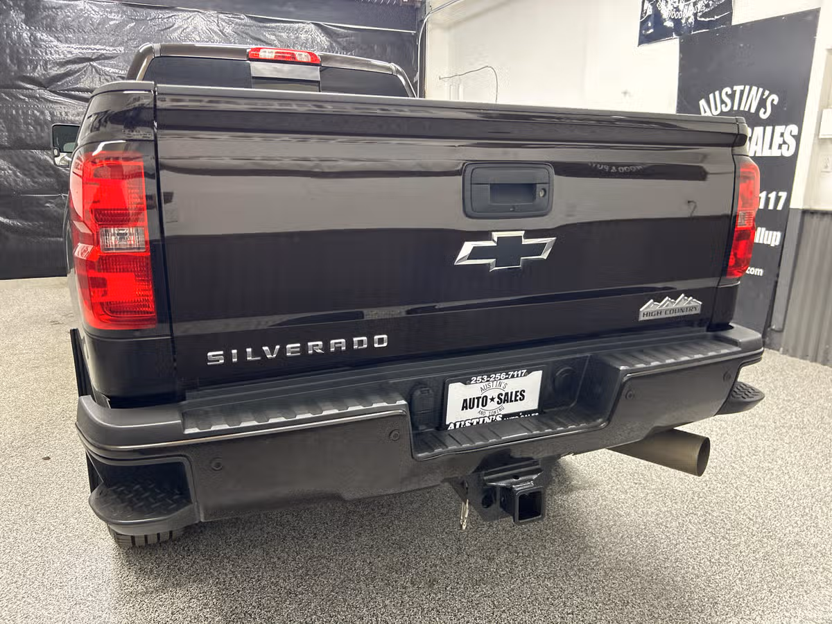 2018 Chevrolet Silverado 2500HD High Country Crew Cab Image 5