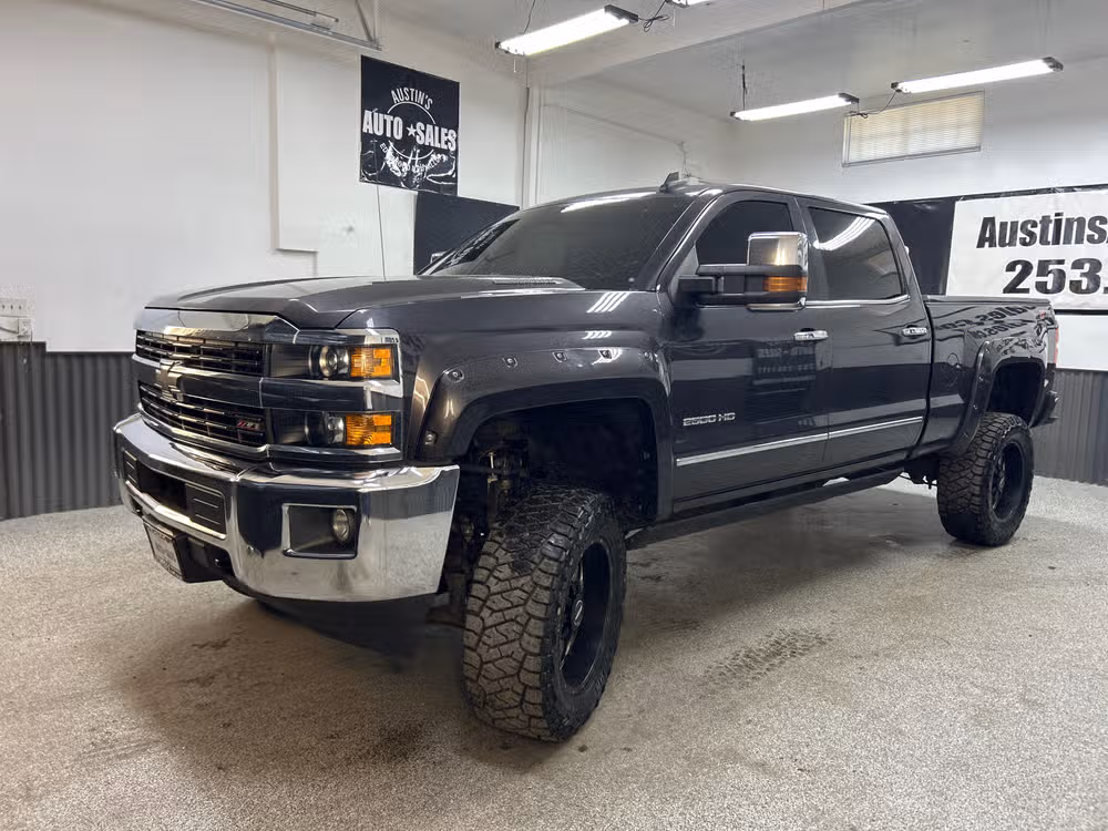 2016 Chevrolet Silverado 2500HD LTZ Crew Cab Lower Image 1