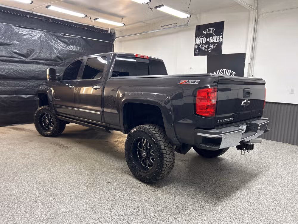 2016 Chevrolet Silverado 2500HD LTZ Crew Cab Image 4