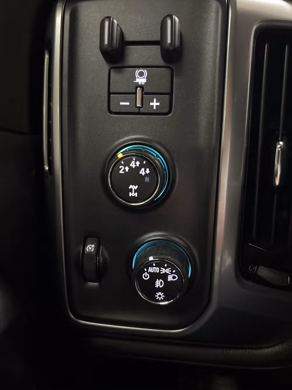 2016 Chevrolet Silverado 2500HD LTZ Crew Cab Image 14