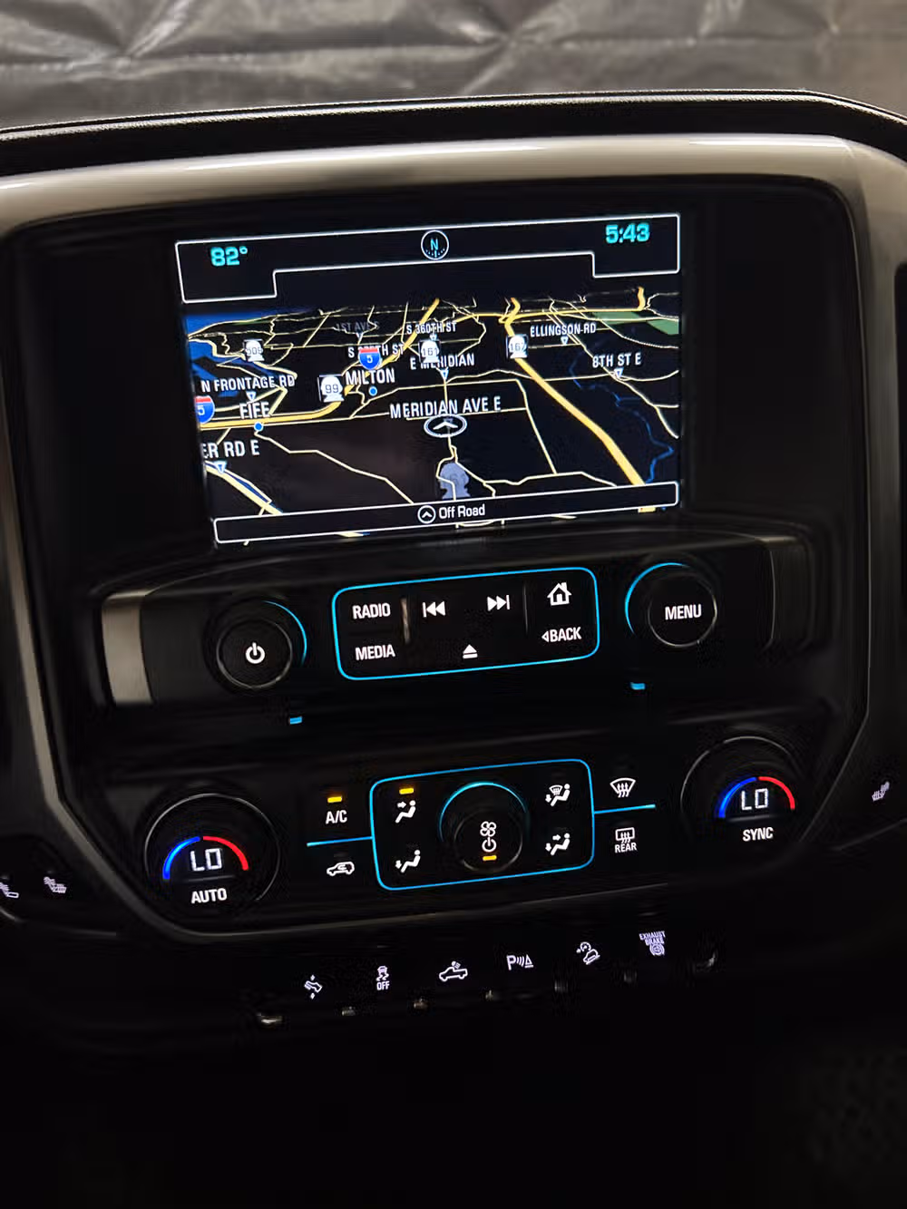 2016 Chevrolet Silverado 2500HD LTZ Crew Cab Image 15