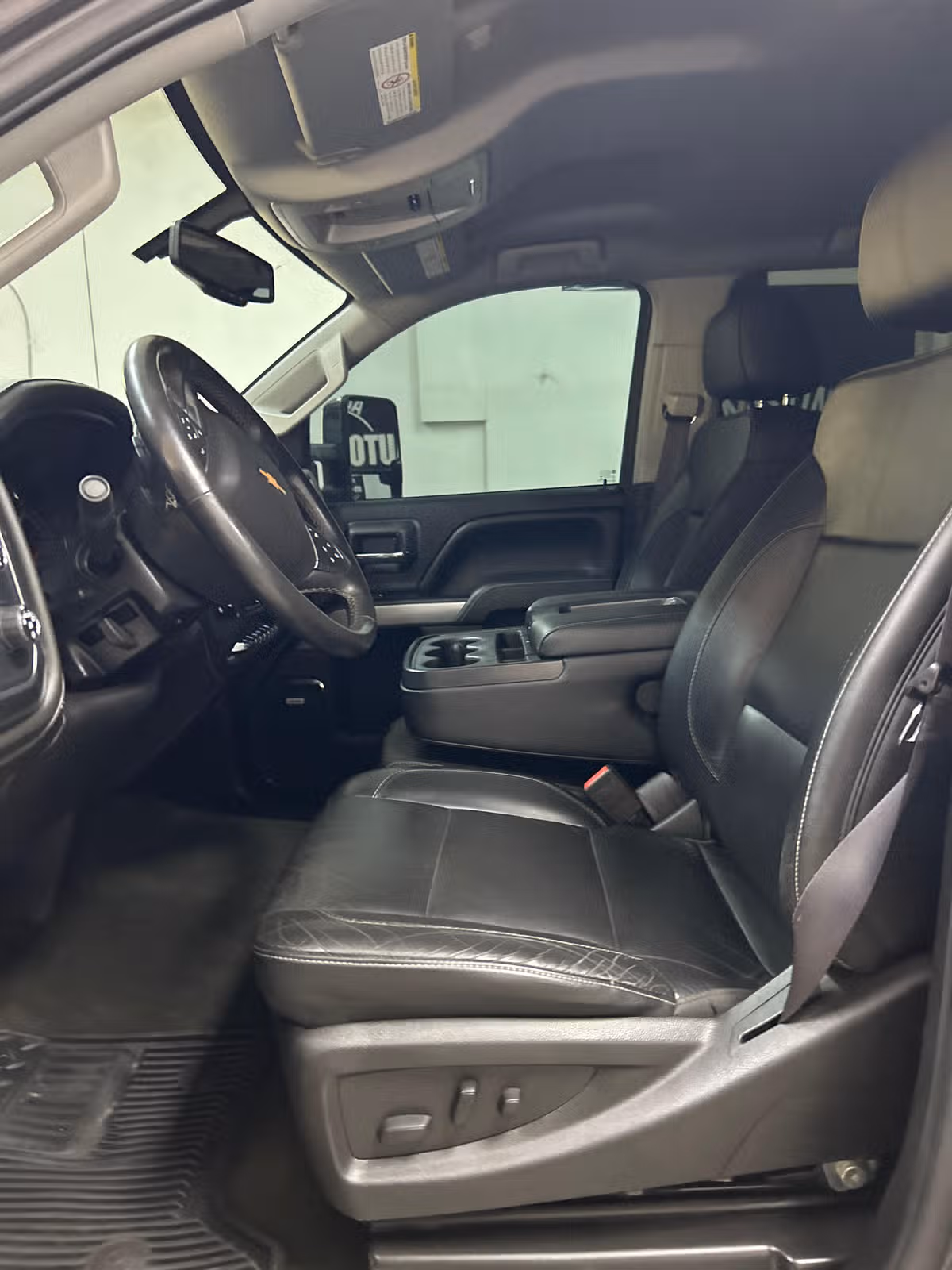 2016 Chevrolet Silverado 2500HD LTZ Crew Cab Image 8