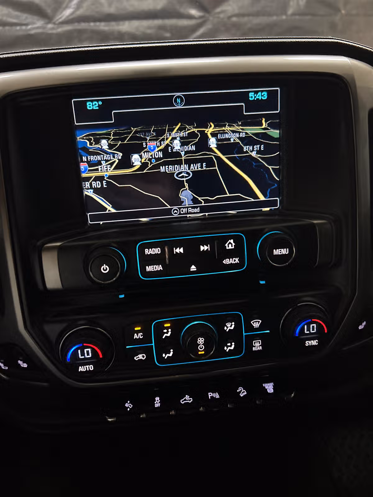 2016 Chevrolet Silverado 2500HD LTZ Crew Cab Image 15