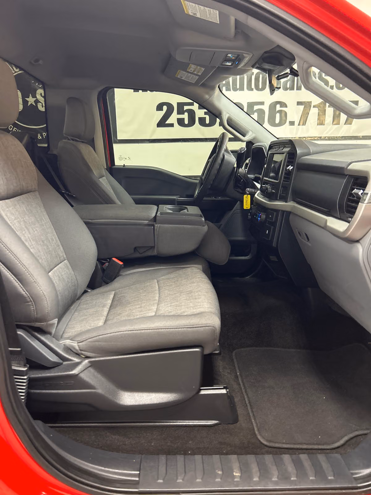 2021 Ford F-150 XL Regular Cab Image 11