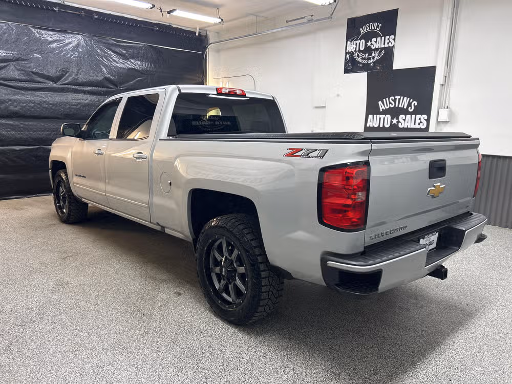 2018 Chevrolet Silverado 1500 LT Z71 Crew Cab Image 4