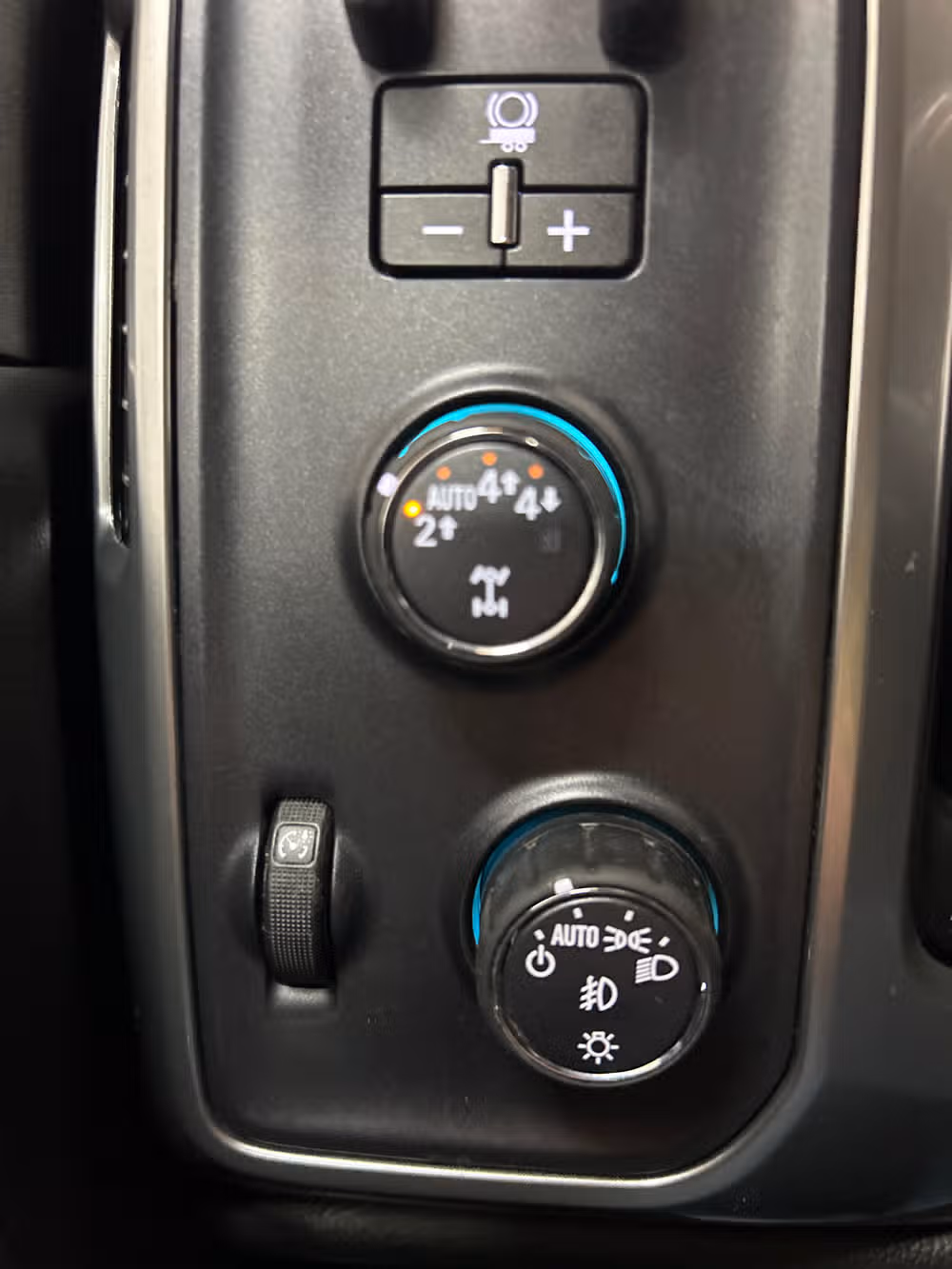 2018 Chevrolet Silverado 1500 LT Z71 Crew Cab Image 16