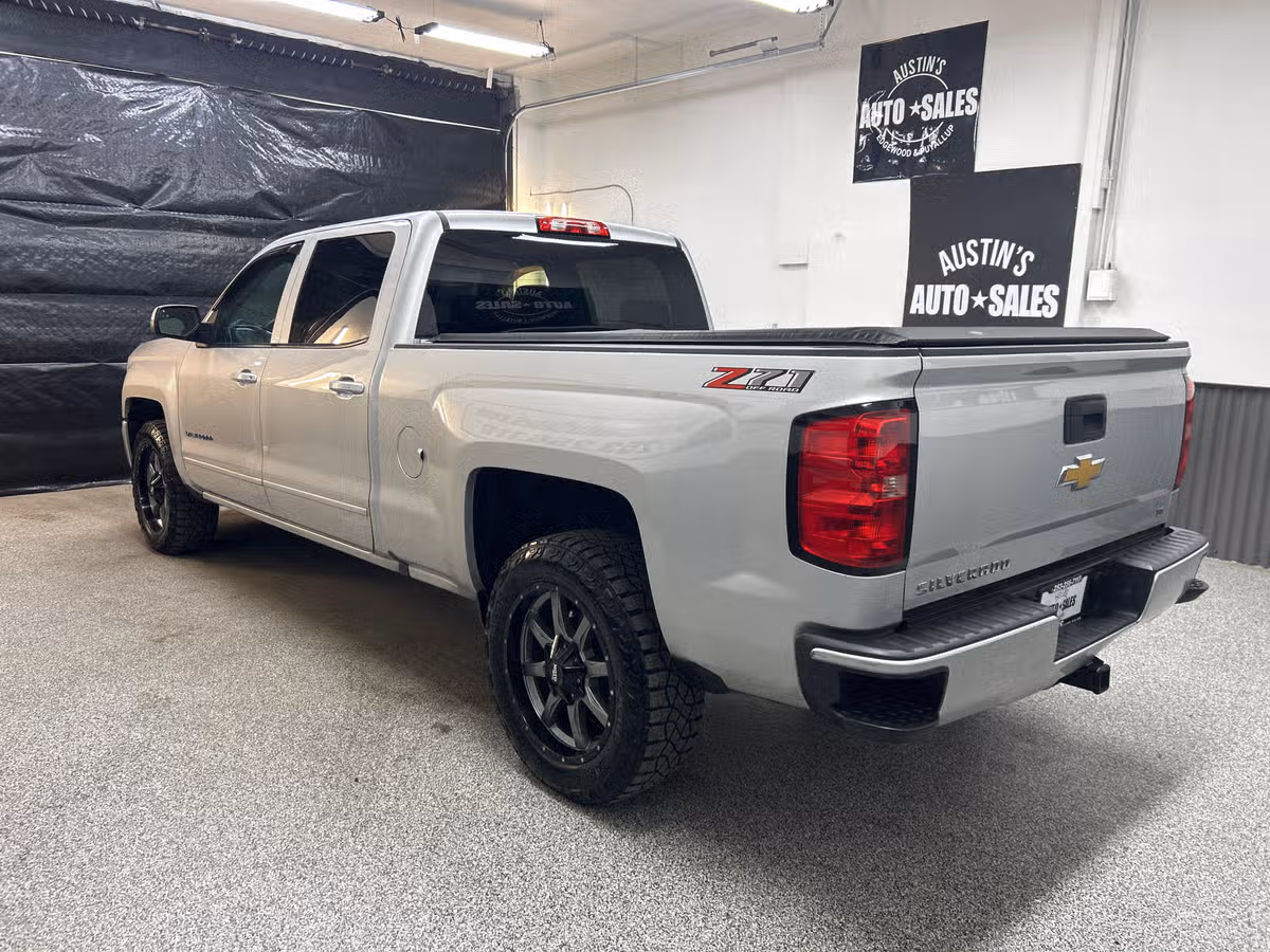 2018 Chevrolet Silverado 1500 LT Z71 Crew Cab Image 4