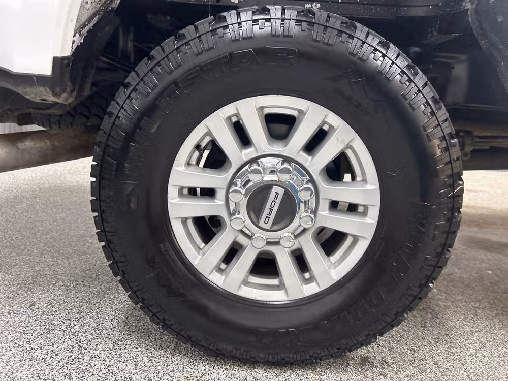 2018 Ford F-350 Super Duty XLT Crew Cab Image 8