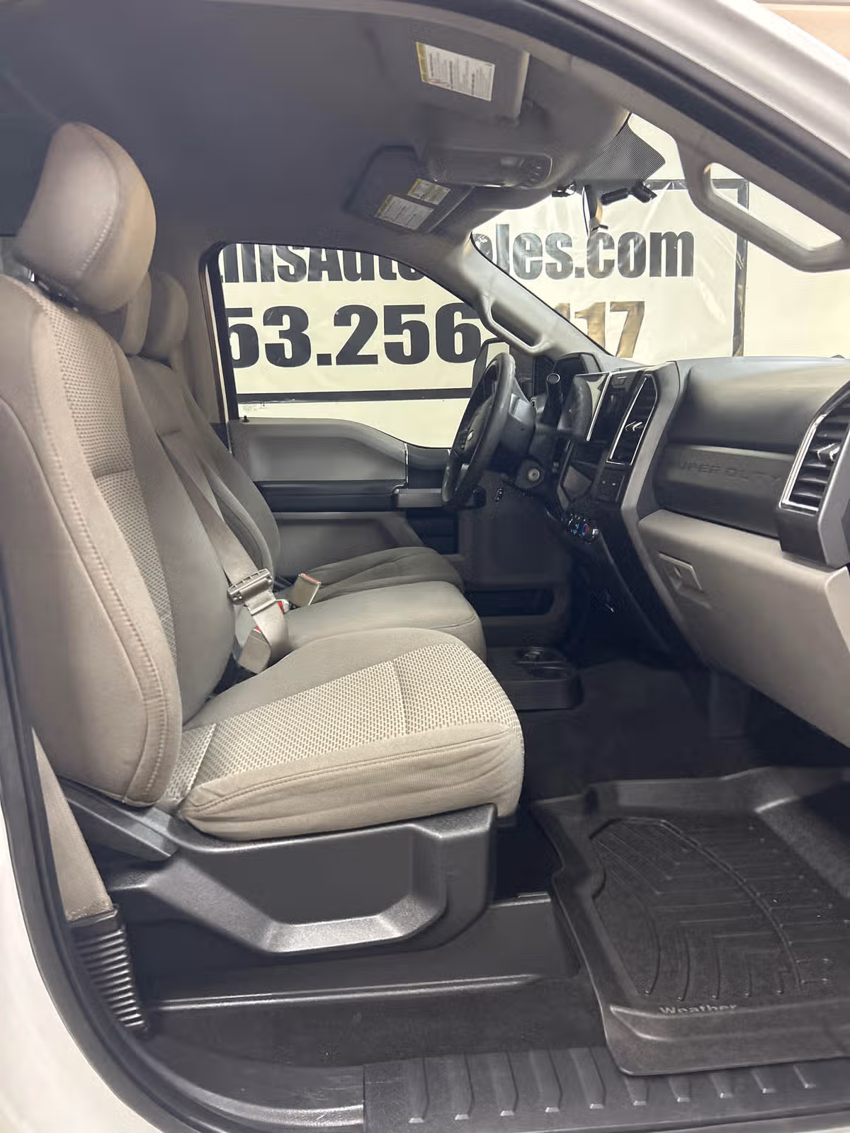 2018 Ford F-350 Super Duty XLT Crew Cab Image 14