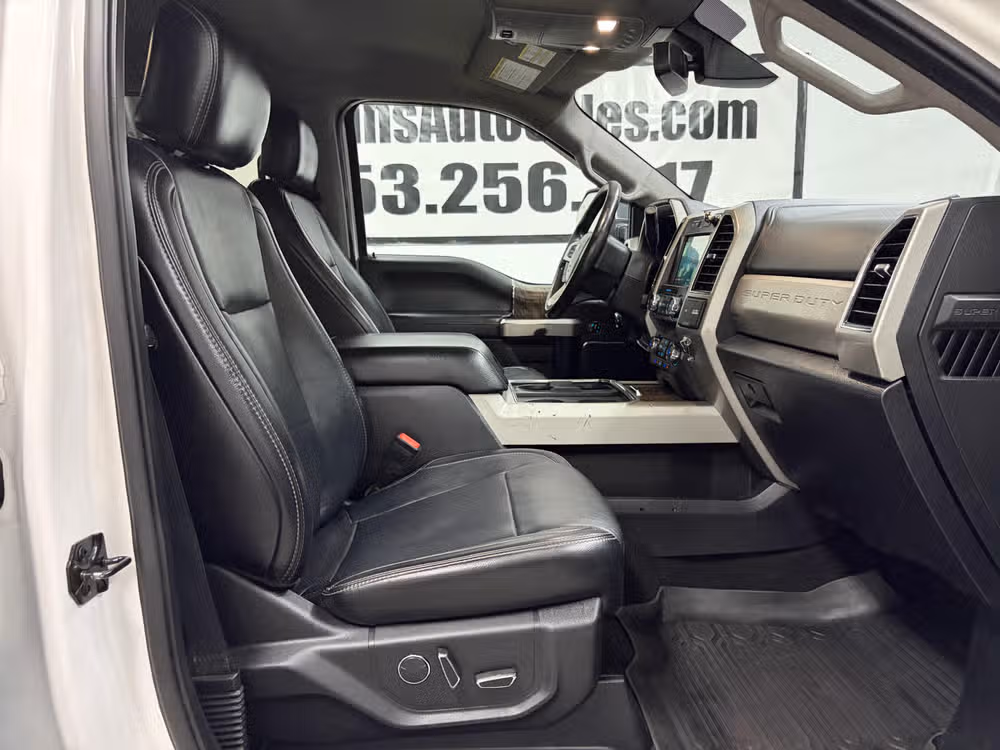 2019 Ford F-350 Super Duty Lariat Crew Cab Image 24