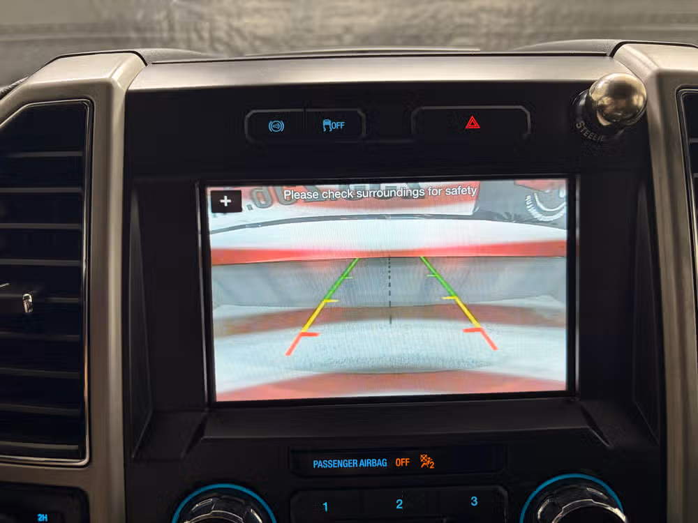 2019 Ford F-350 Super Duty Lariat Crew Cab Image 15