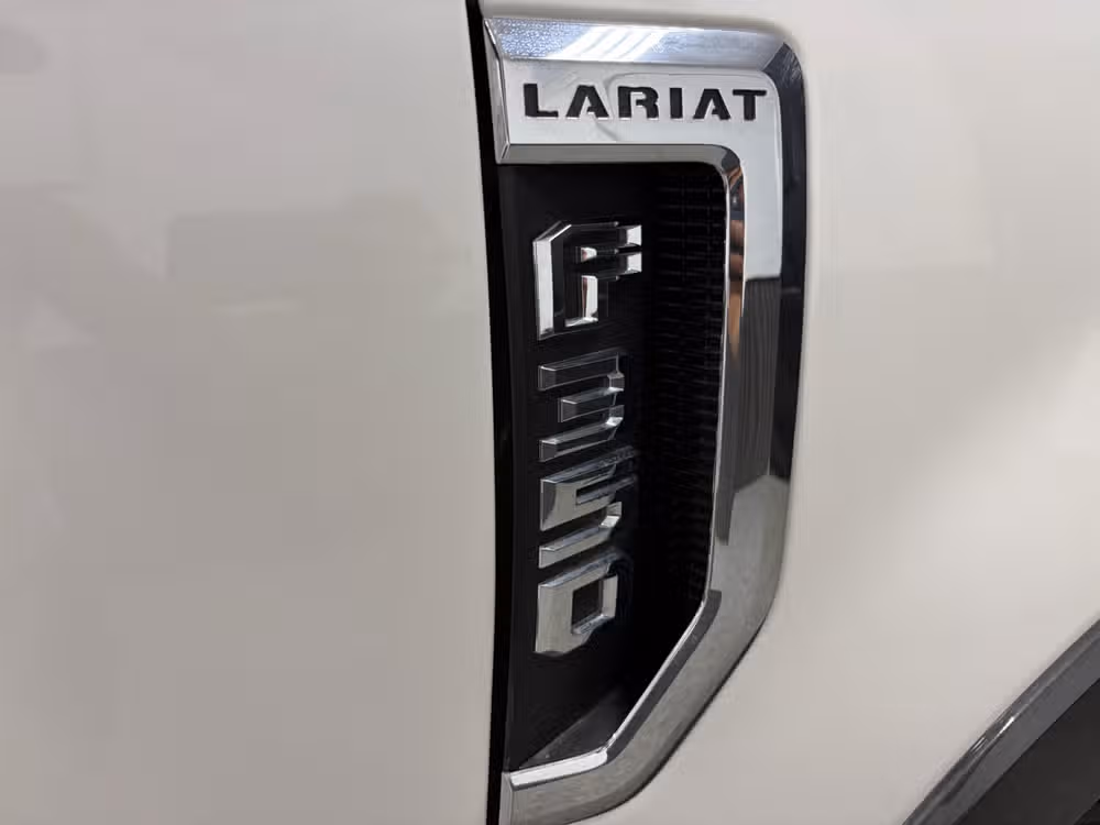 2019 Ford F-350 Super Duty Lariat Crew Cab Image 9