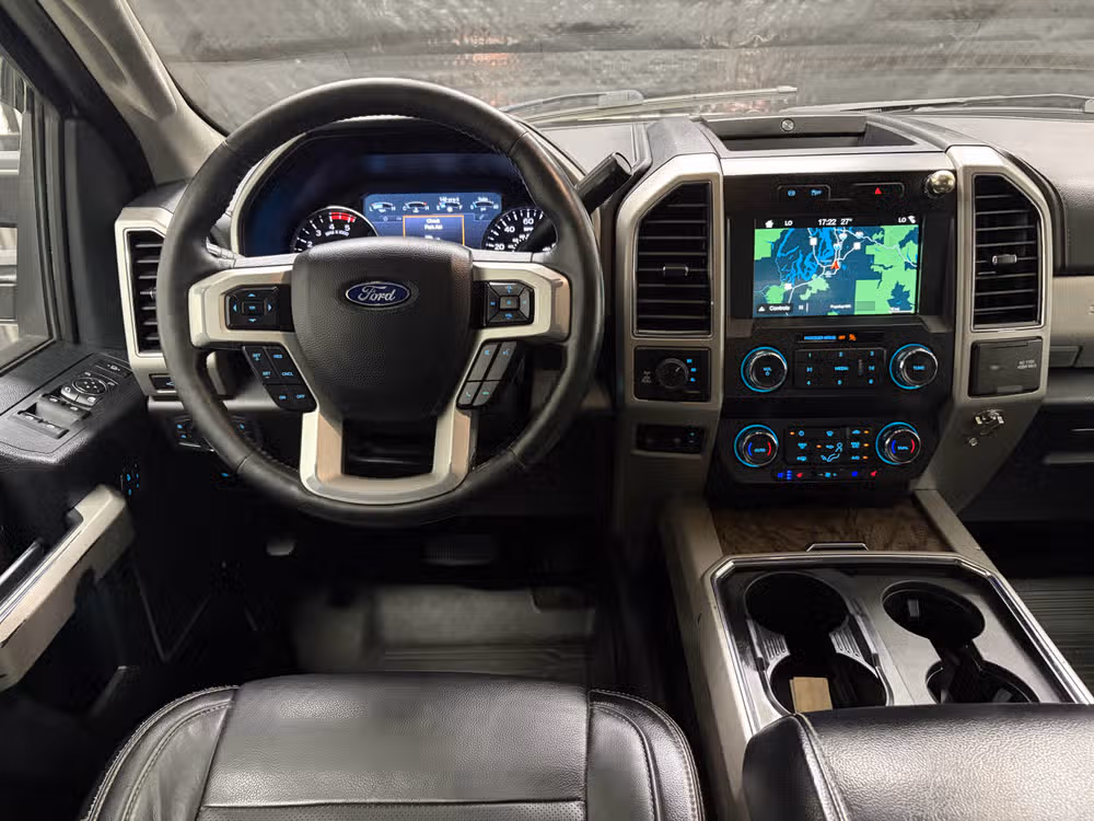 2019 Ford F-350 Super Duty Lariat Crew Cab Image 11