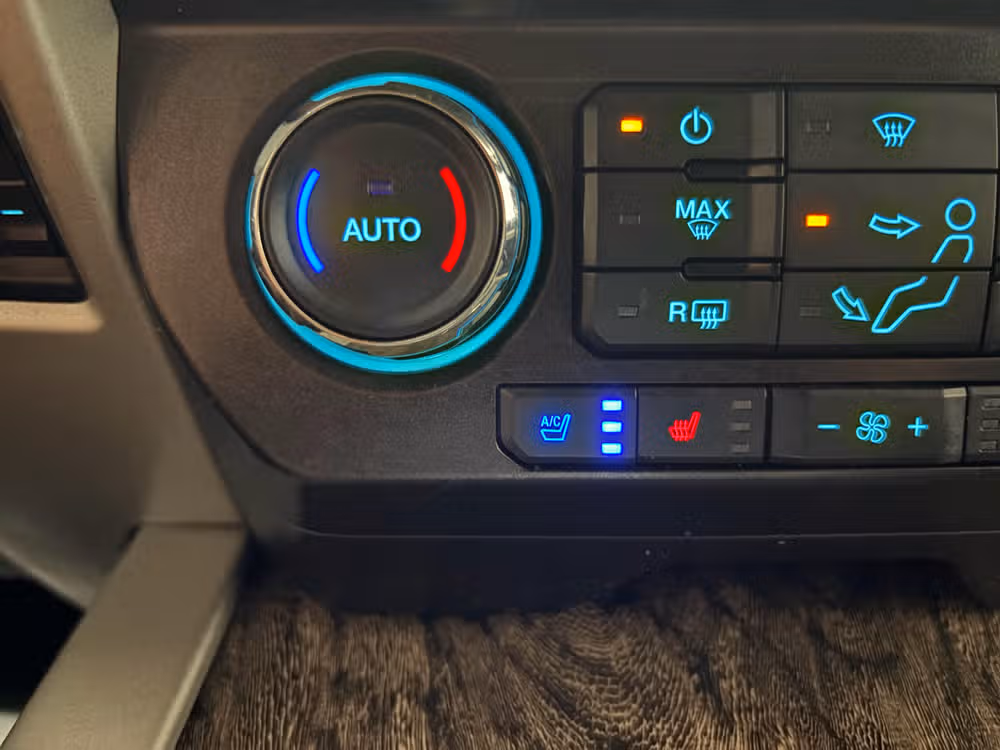 2019 Ford F-350 Super Duty Lariat Crew Cab Image 16