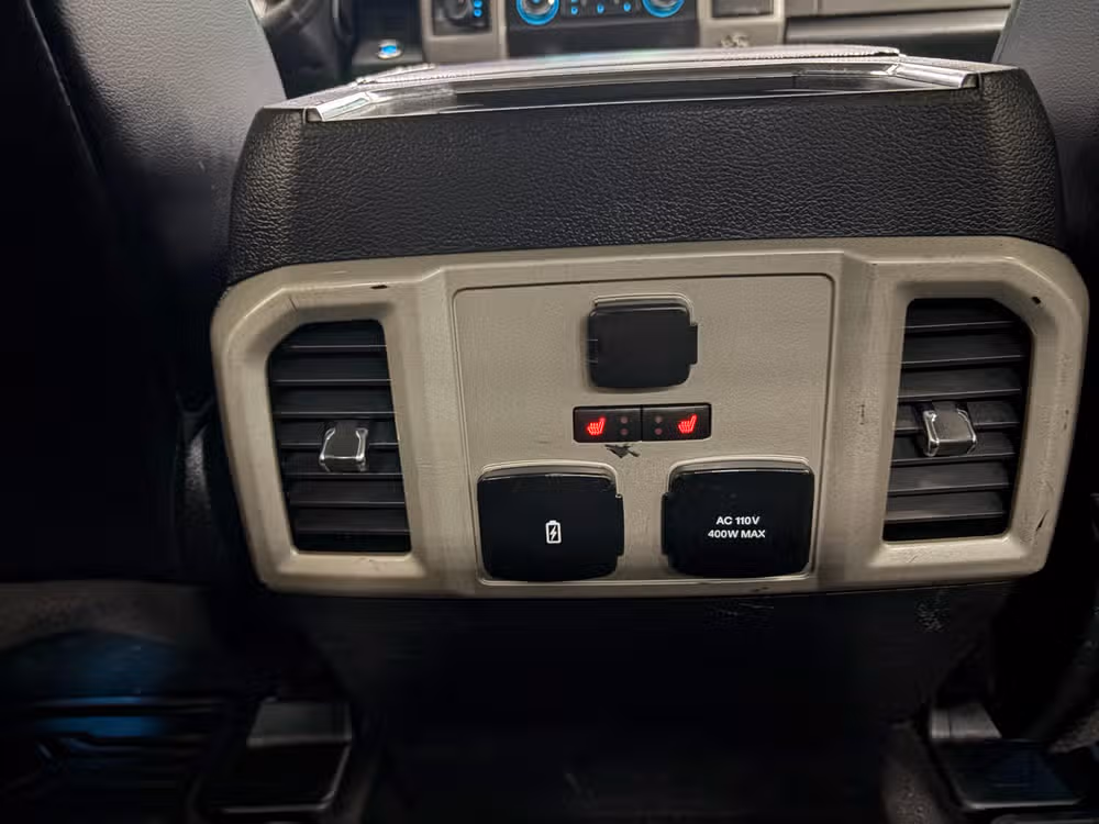 2019 Ford F-350 Super Duty Lariat Crew Cab Image 21