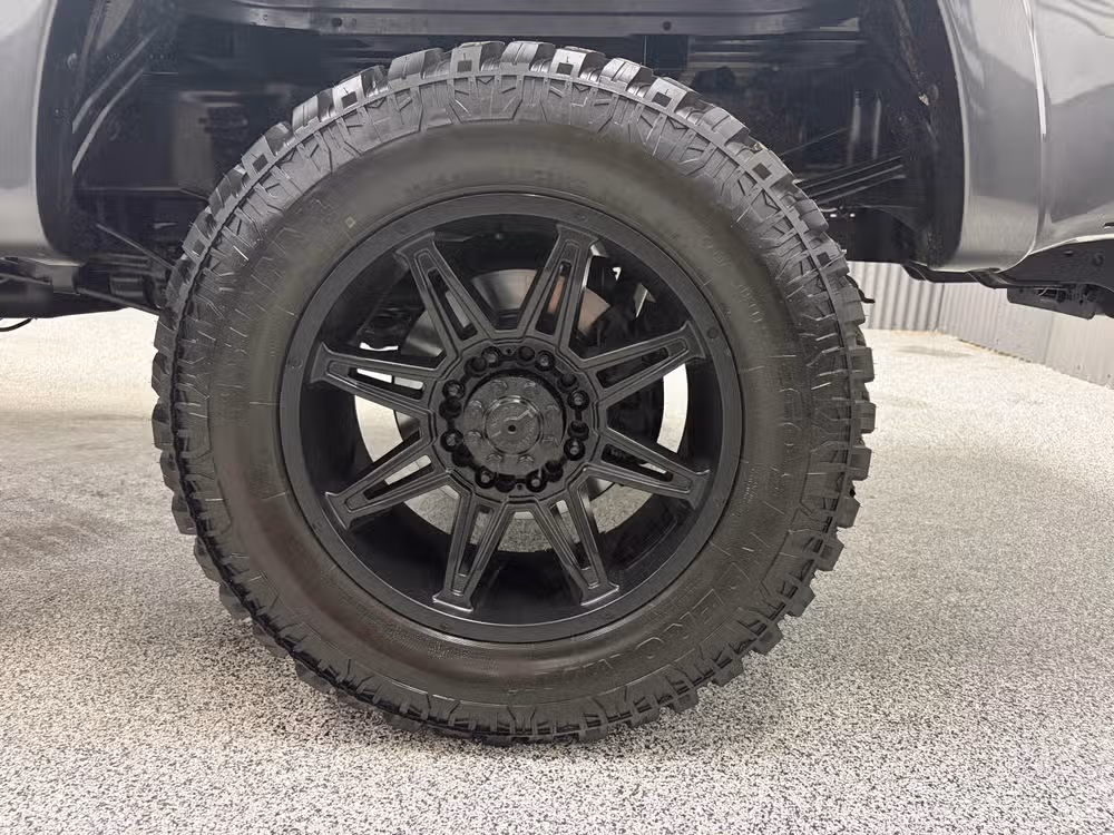 2019 Ford F-350 Super Duty Lariat Crew Cab Image 10