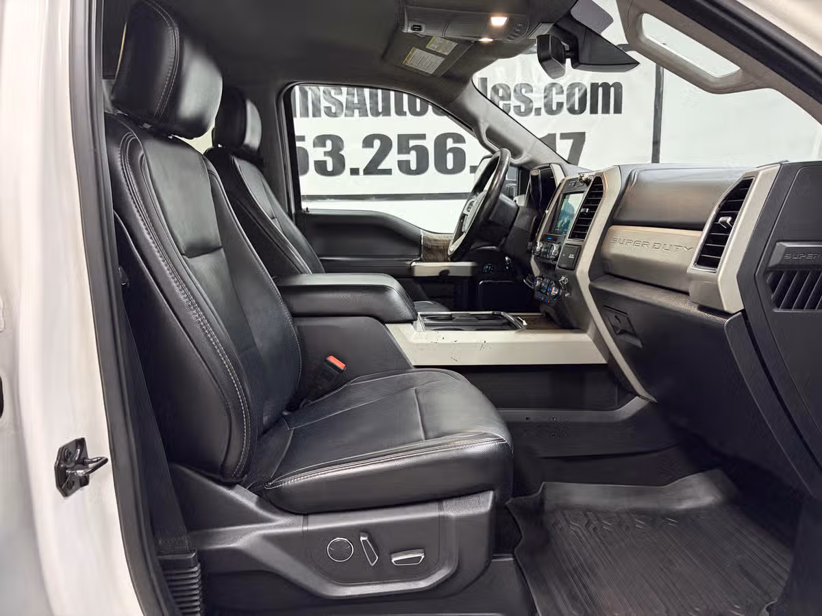 2019 Ford F-350 Super Duty Lariat Crew Cab Image 24