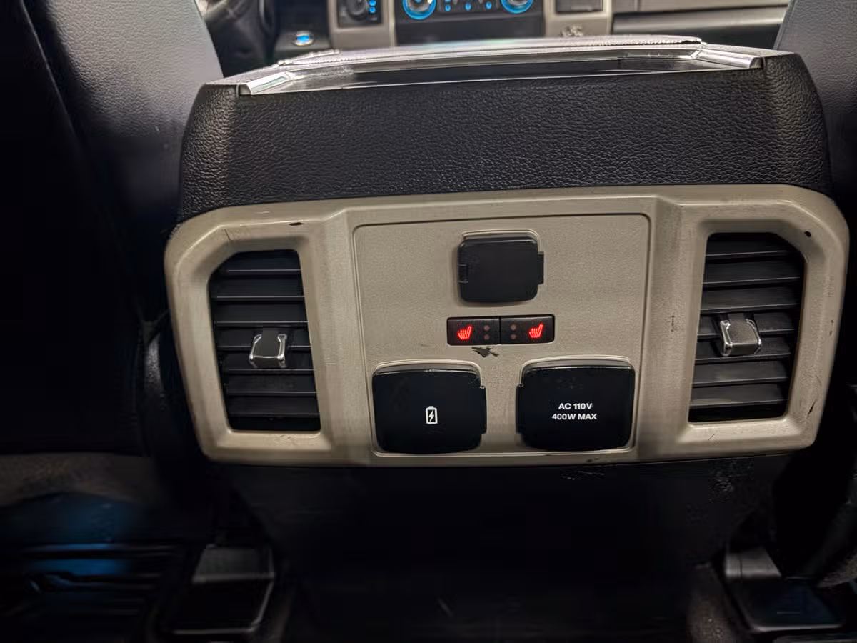 2019 Ford F-350 Super Duty Lariat Crew Cab Image 21