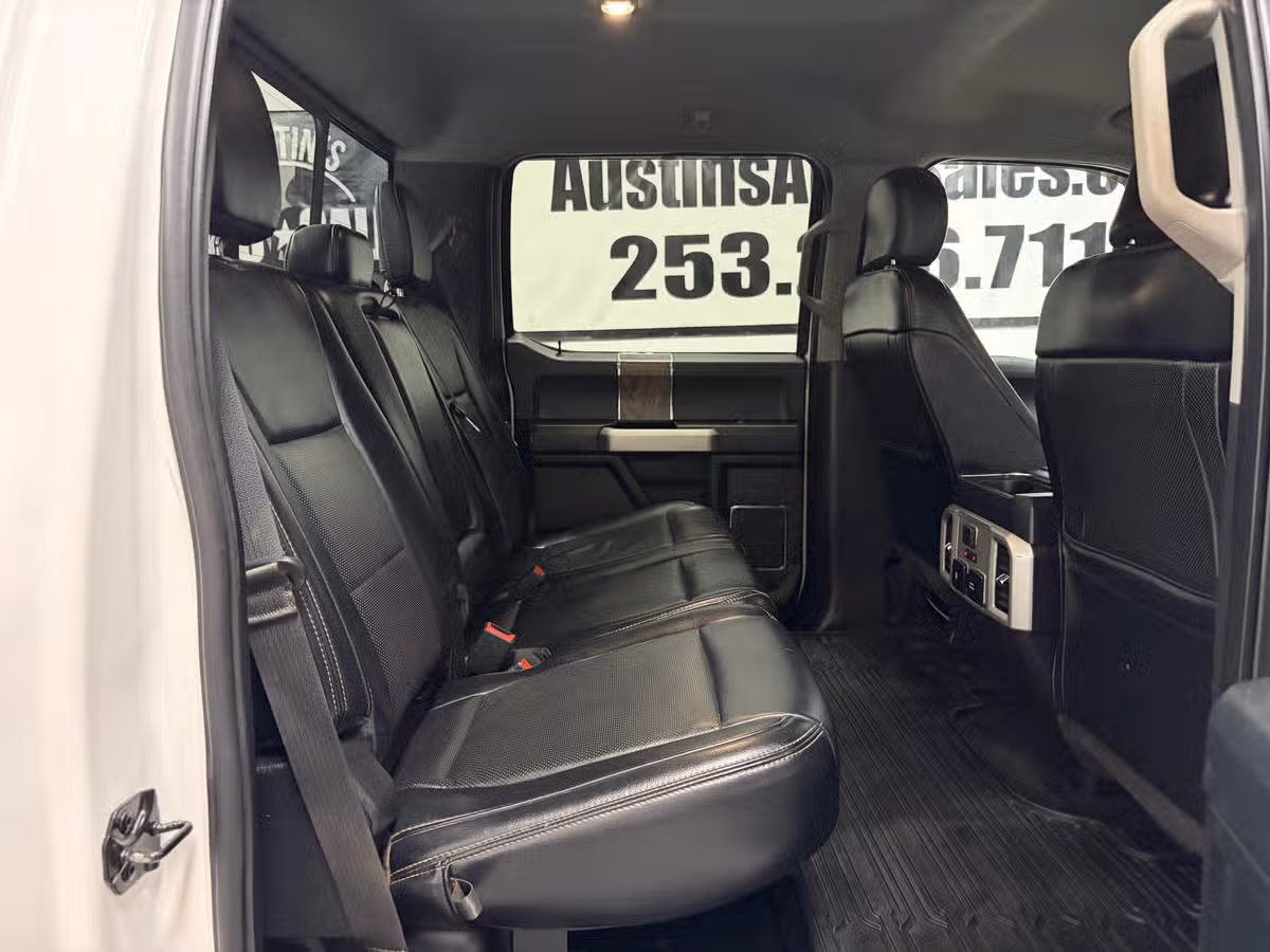 2019 Ford F-350 Super Duty Lariat Crew Cab Image 23