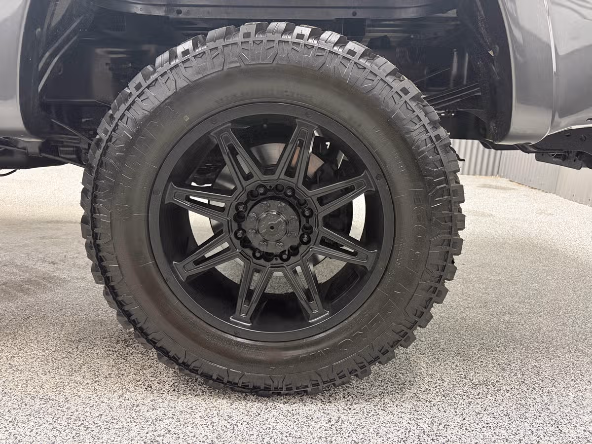 2019 Ford F-350 Super Duty Lariat Crew Cab Image 10