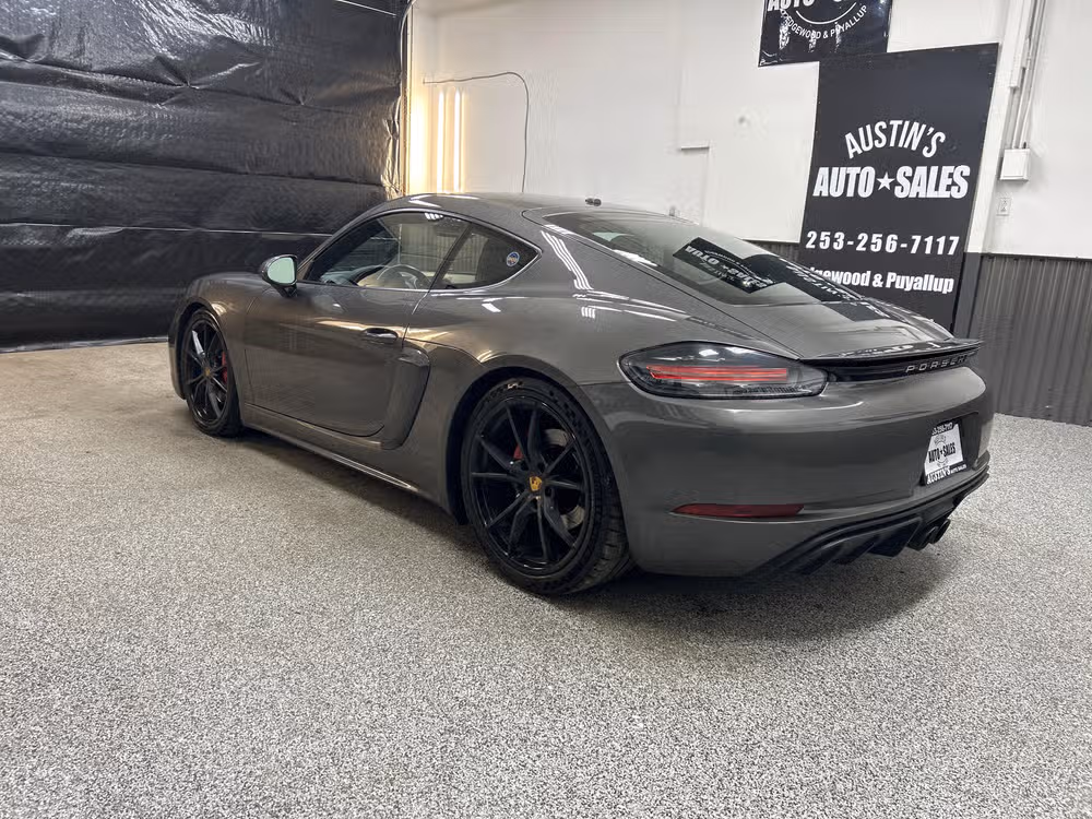 2018 Porsche 718 Cayman Base Image 4
