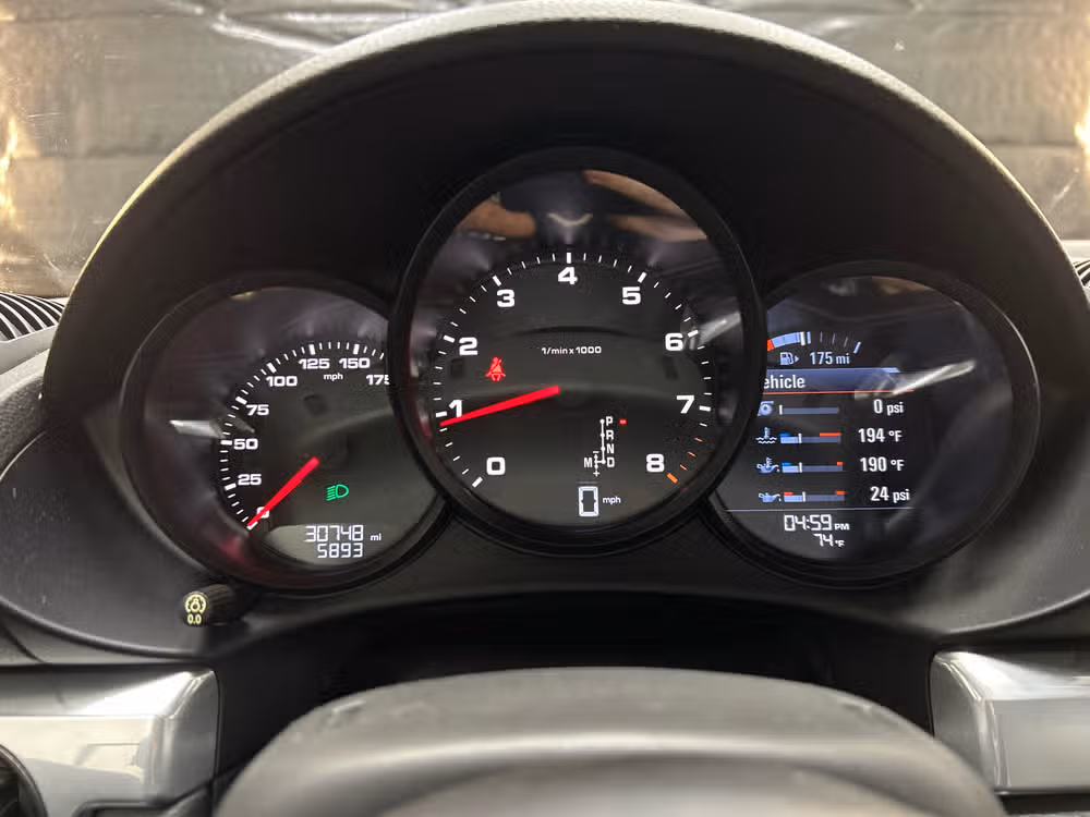 2018 Porsche 718 Cayman Base Image 15