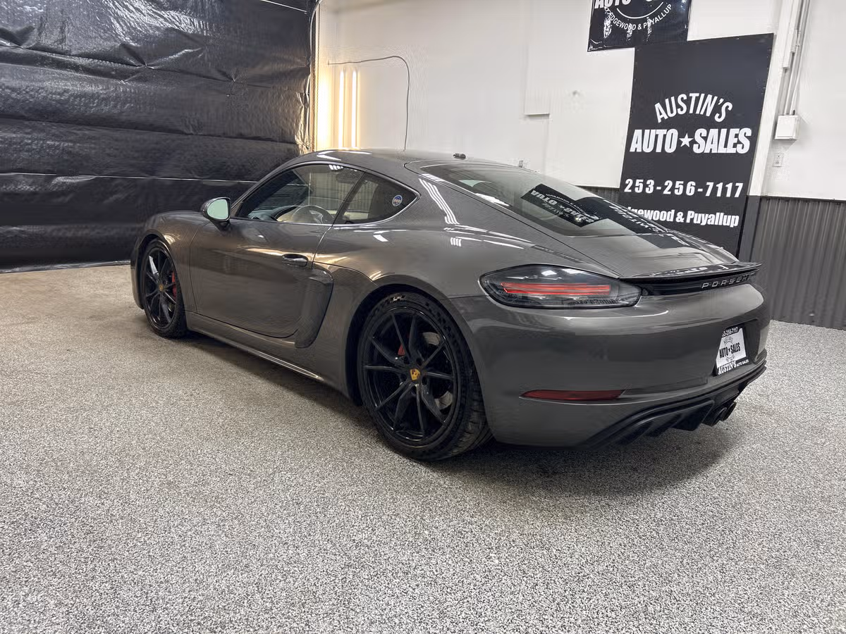 2018 Porsche 718 Cayman Base Image 4