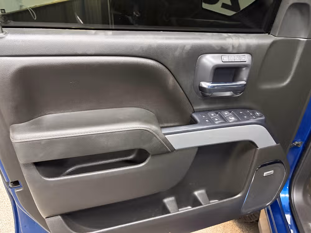2018 Chevrolet Silverado 1500 LTZ Z71 Crew Cab Image 19