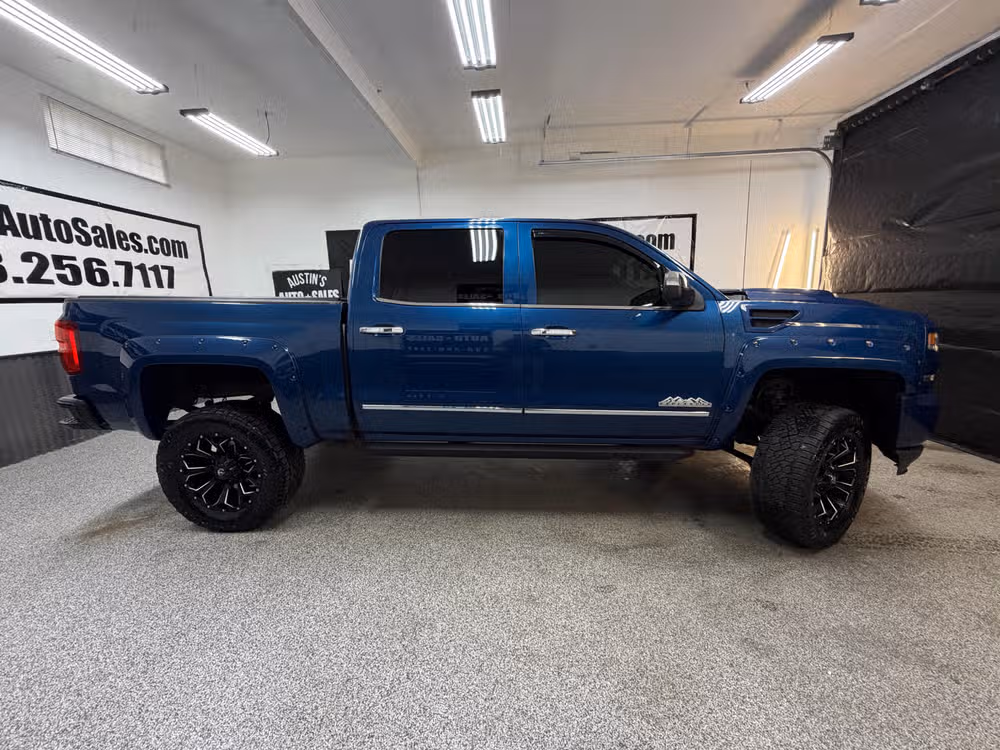 2018 Chevrolet Silverado 1500 LTZ Z71 Crew Cab Image 2