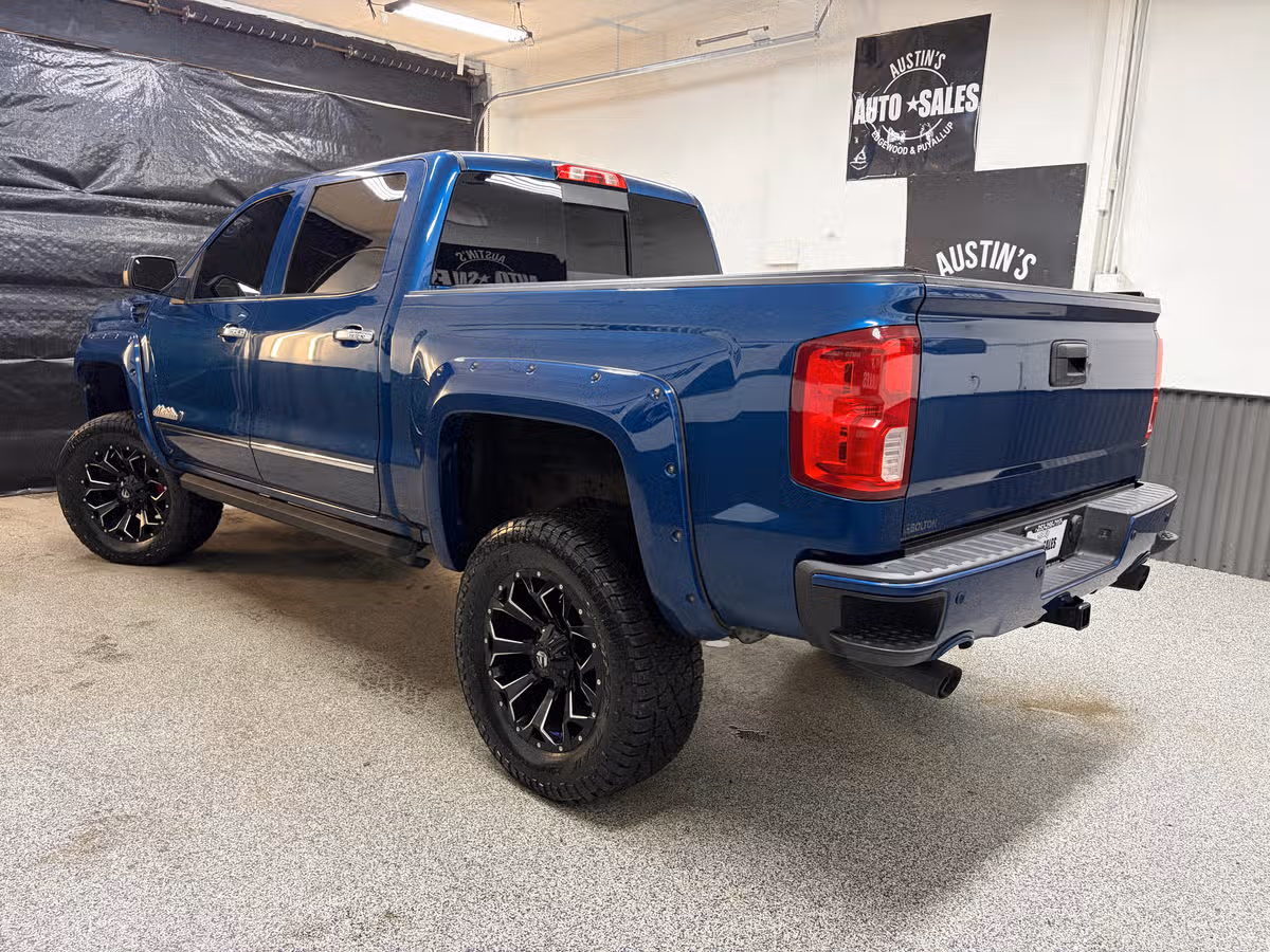 2018 Chevrolet Silverado 1500 LTZ Z71 Crew Cab Image 8