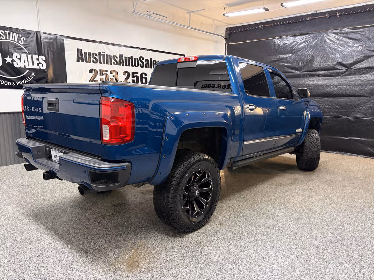 2018 Chevrolet Silverado 1500 LTZ Z71 Crew Cab Image 3