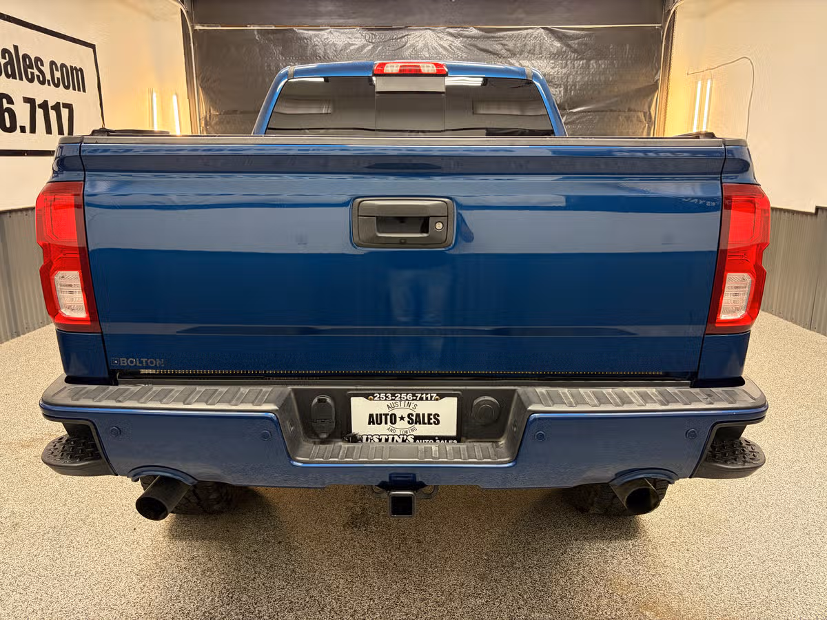 2018 Chevrolet Silverado 1500 LTZ Z71 Crew Cab Image 4